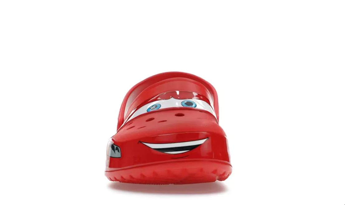 Lightning McQueen Clogs – Detailansicht mit Charms